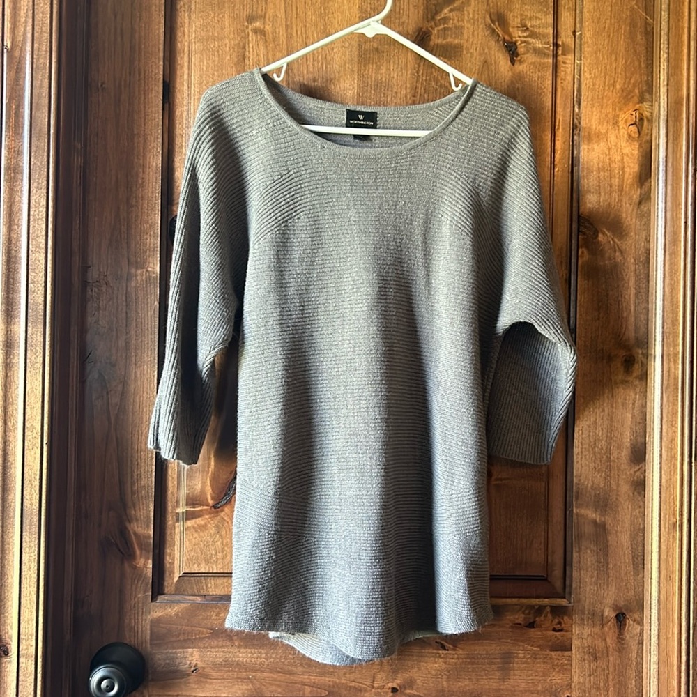 Scoop neck sweater